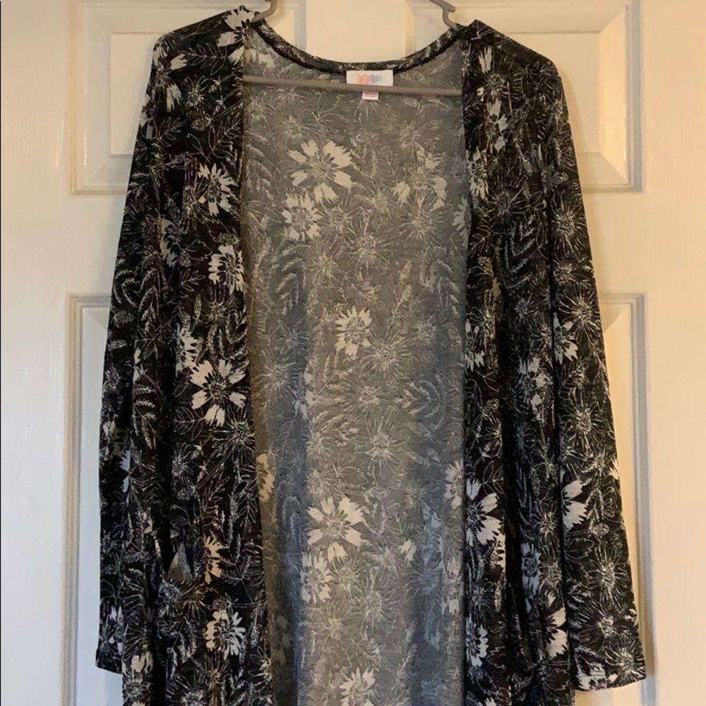 Medium Lularoe Sarah